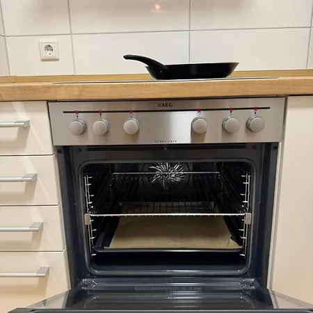 Barrierefreie Im Herzen Der Stadt Mit Parkplatz, Wifi Und Tv - Emma Werne